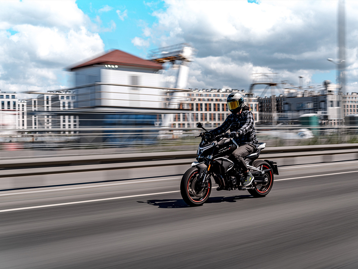 CFMOTO 800NK Advanced (ABS)