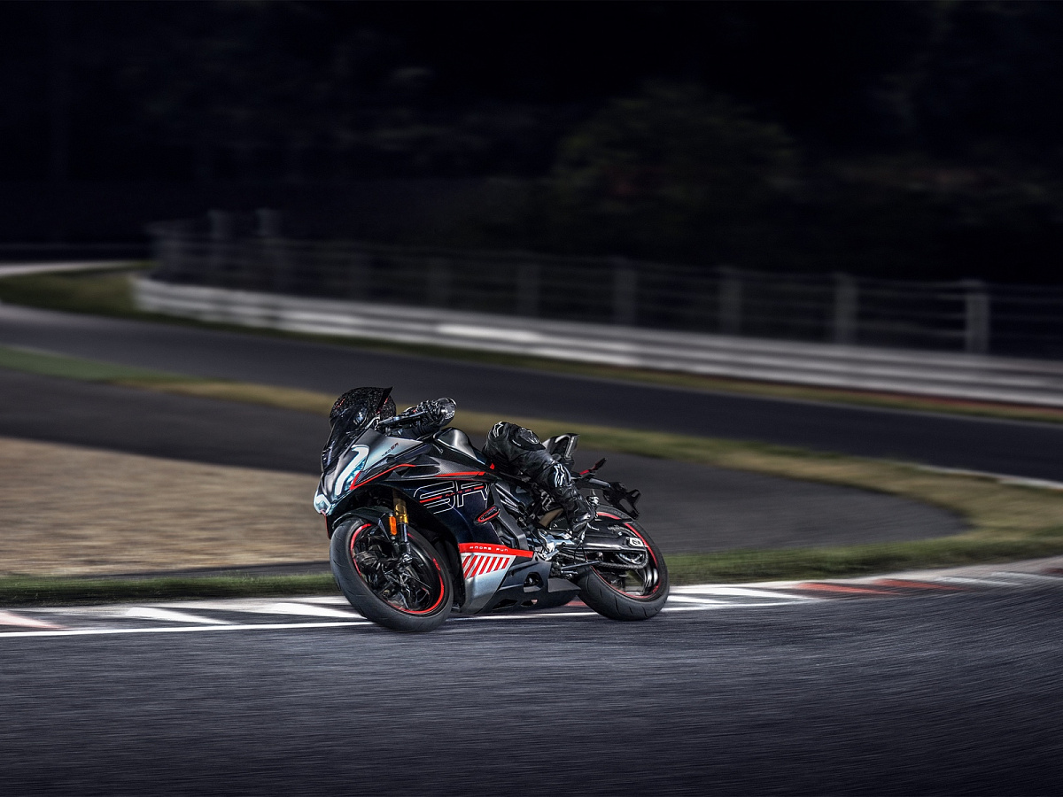 CFMOTO 450 SR (ABS)