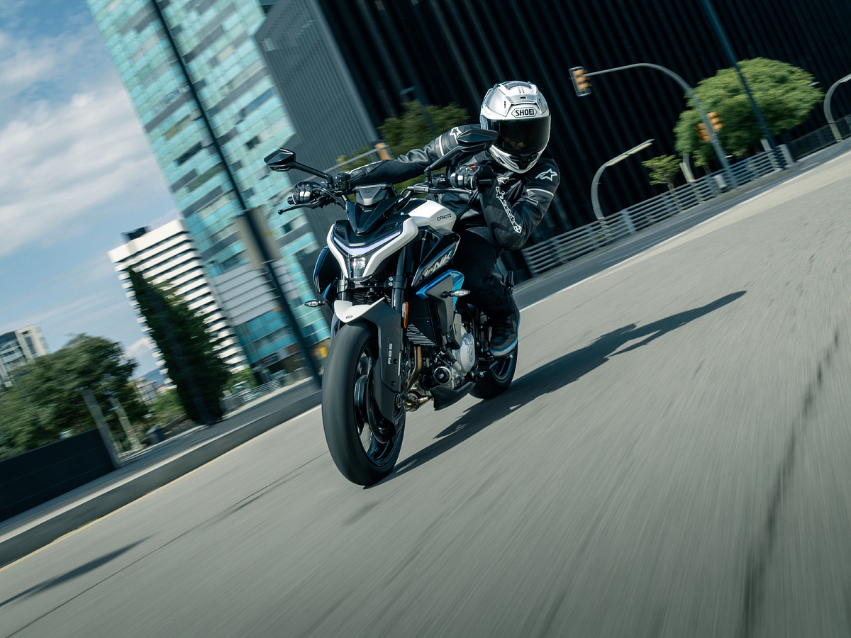CFMOTO 675NK (ABS)