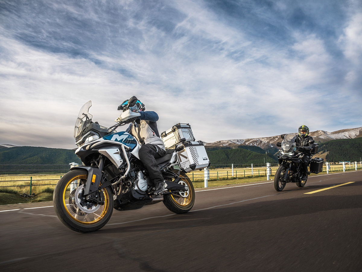 CFMOTO 700MT Advanced (ABS)
