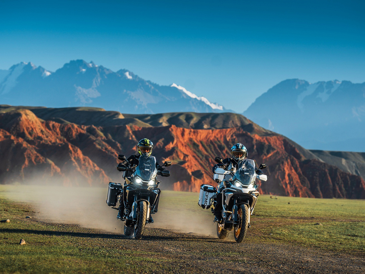 CFMOTO 700MT Advanced (ABS)