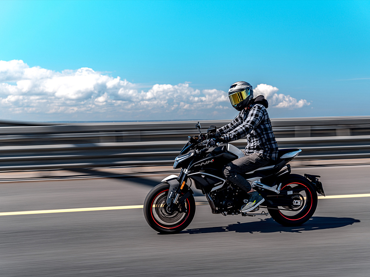 CFMOTO 800NK Advanced (ABS)