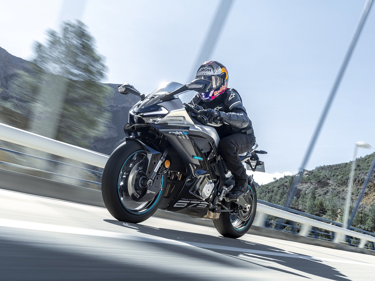 CFMOTO 675SR-R (ABS)