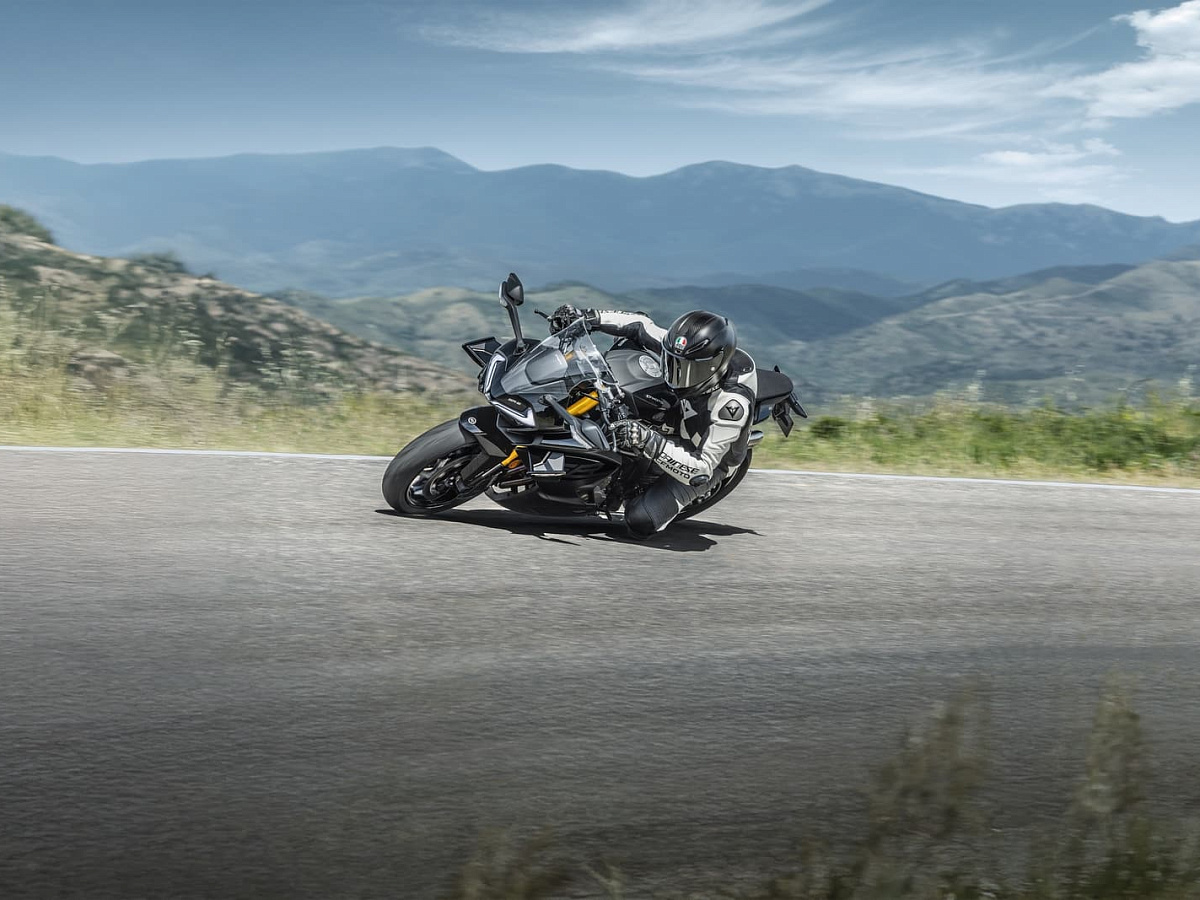 CFMOTO 750SR-S