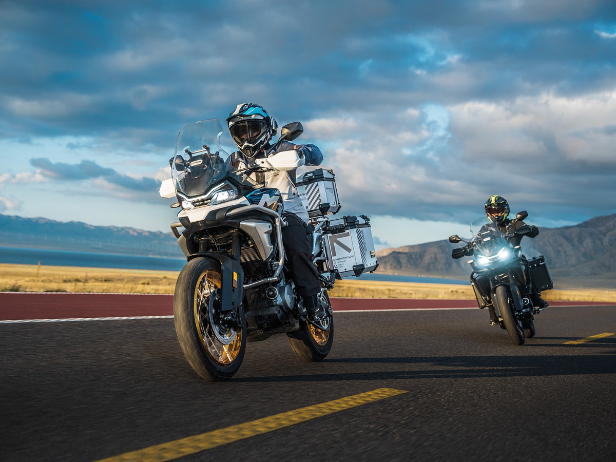 CFMOTO 700MT Advanced (ABS)