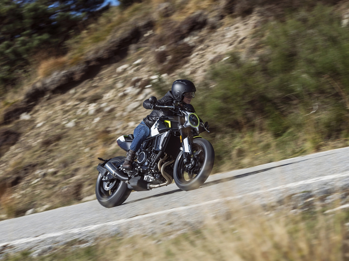 CFMOTO 700CL-X Sport (ABS)