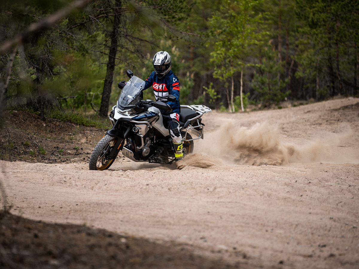 CFMOTO 800MT Explore (ABS)