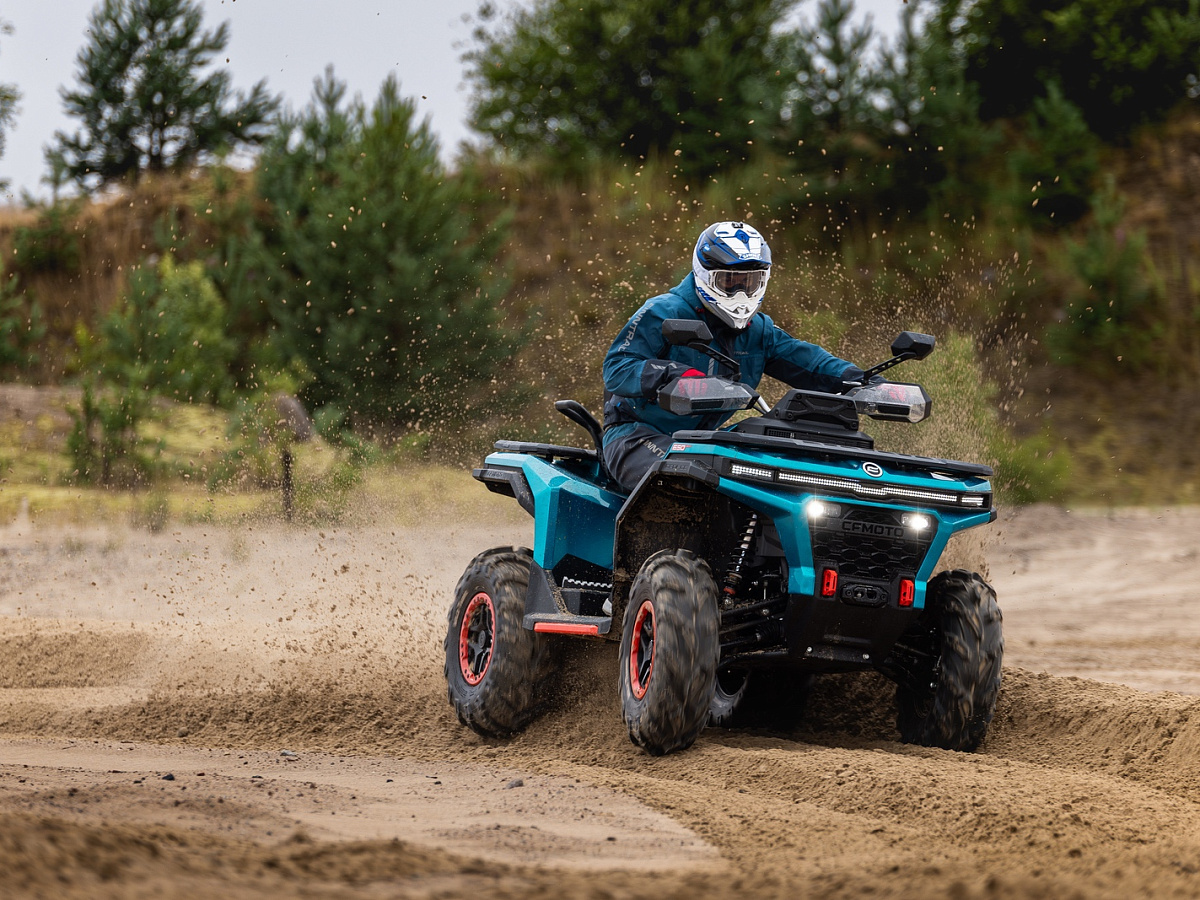 CFMOTO CFORCE 650 EPS