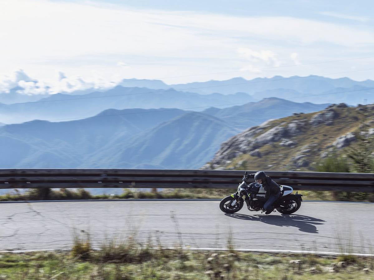 CFMOTO 700CL-X Sport (ABS)