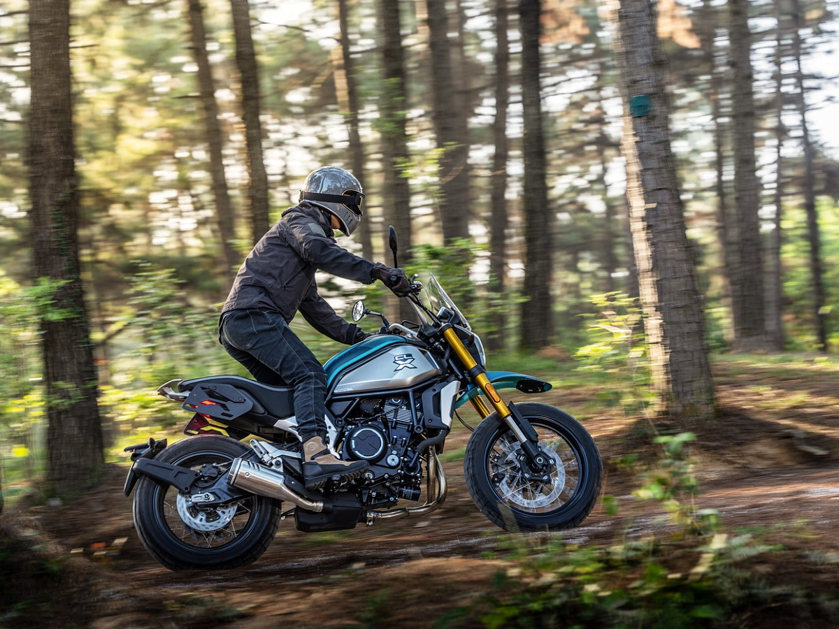 CFMOTO 700CL-X Adventure (ABS)