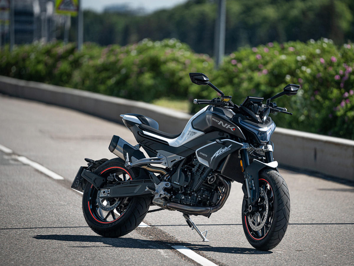 CFMOTO 800NK Advanced (ABS)