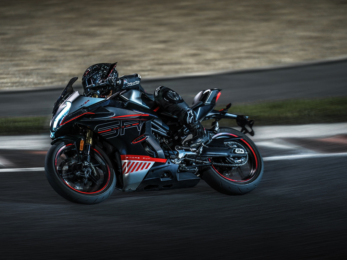 CFMOTO 450 SR (ABS)