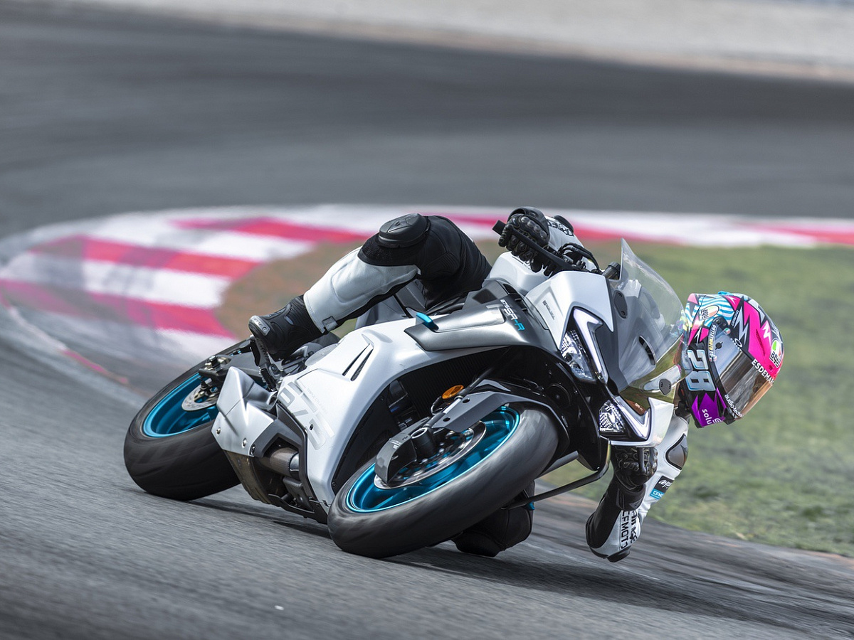 CFMOTO 675SR-R (ABS)