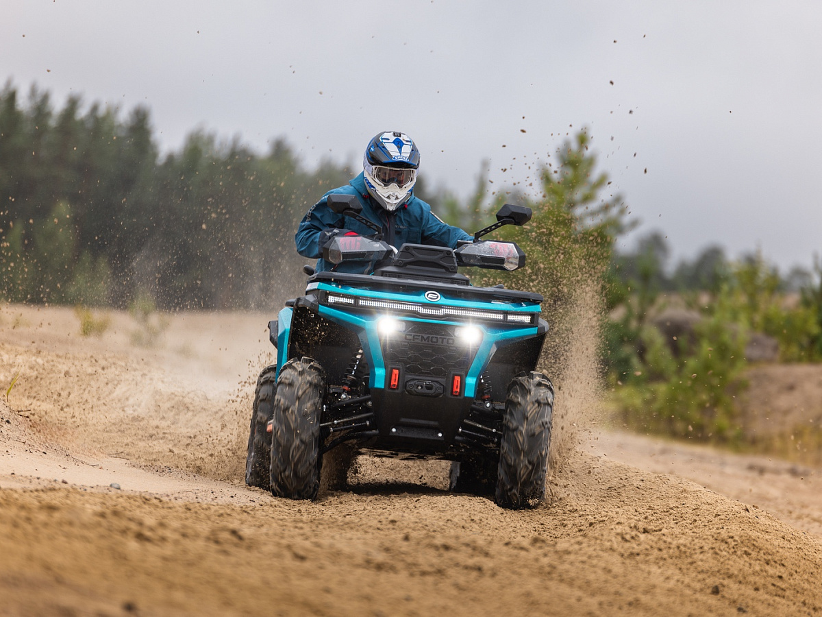 CFMOTO CFORCE 650 EPS
