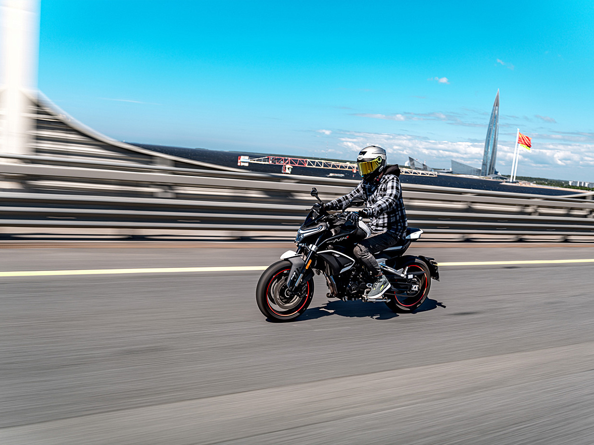 CFMOTO 800NK Advanced (ABS)