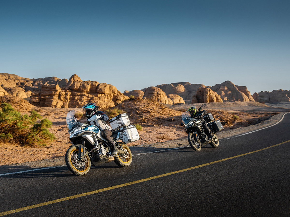 CFMOTO 700MT Advanced (ABS)
