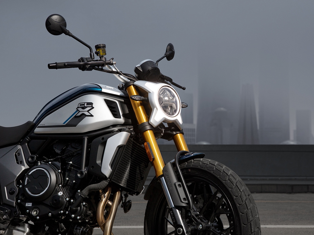 CFMOTO 700 CL-X Heritage (ABS)