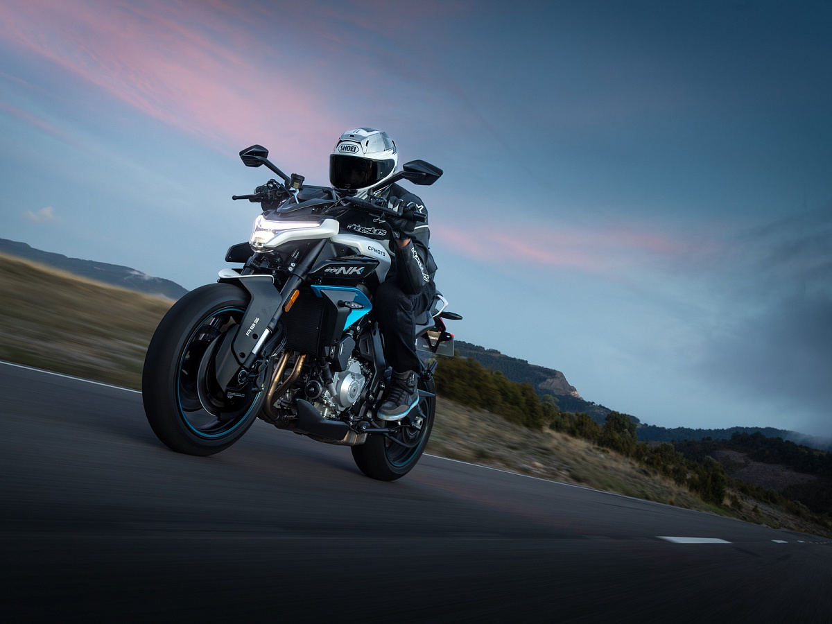 CFMOTO 675NK (ABS)