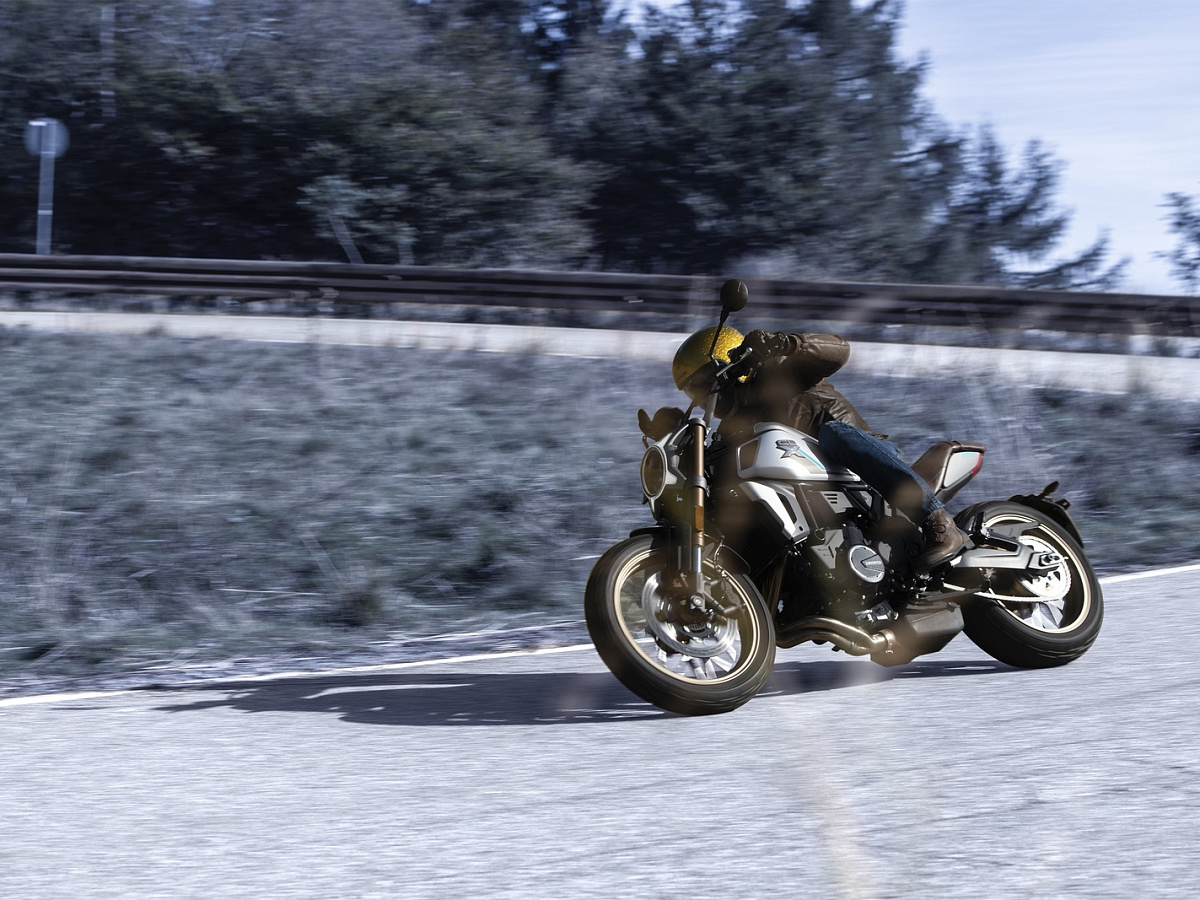 CFMOTO 700 CL-X Heritage (ABS)