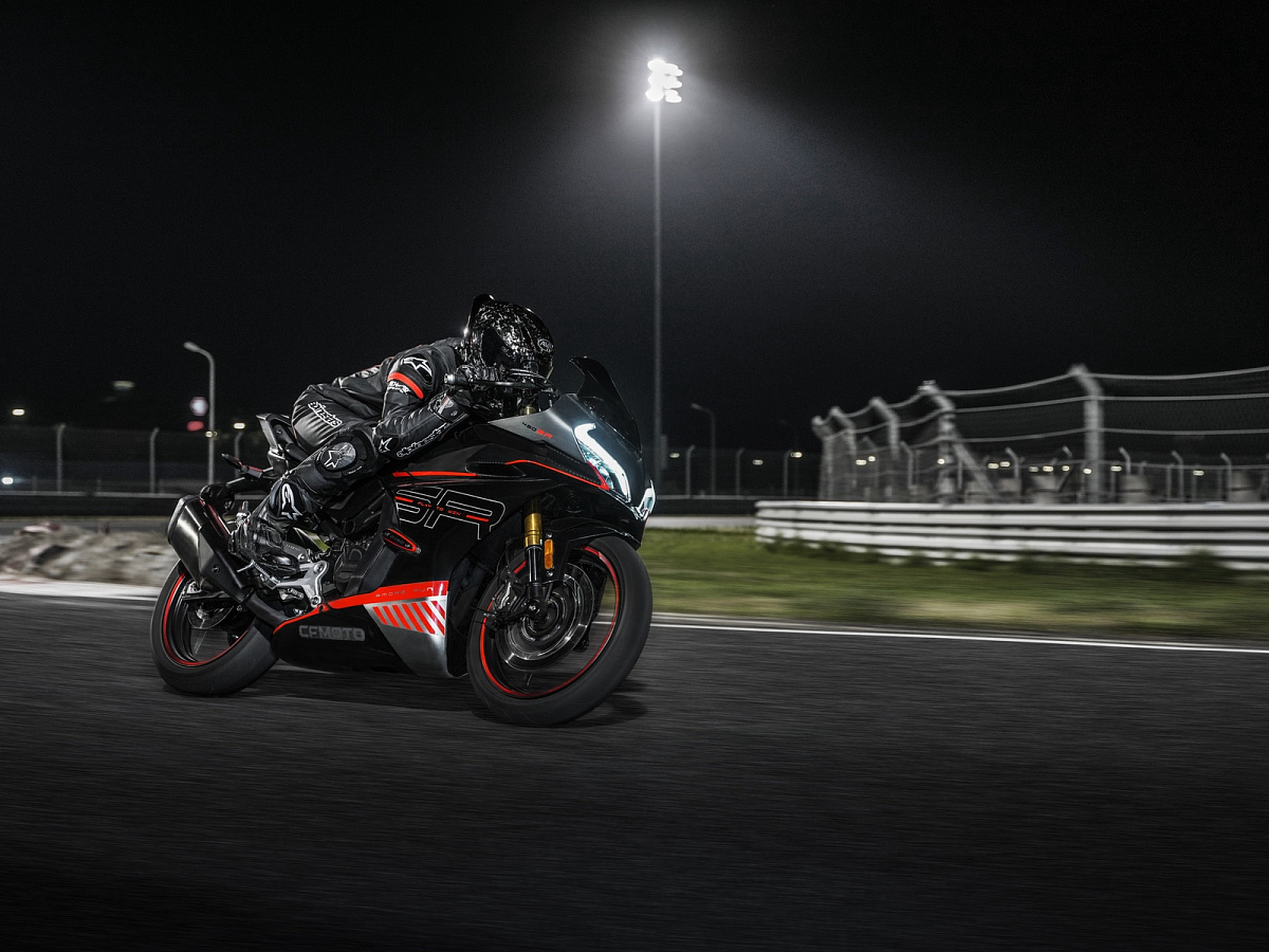 CFMOTO 450 SR (ABS)