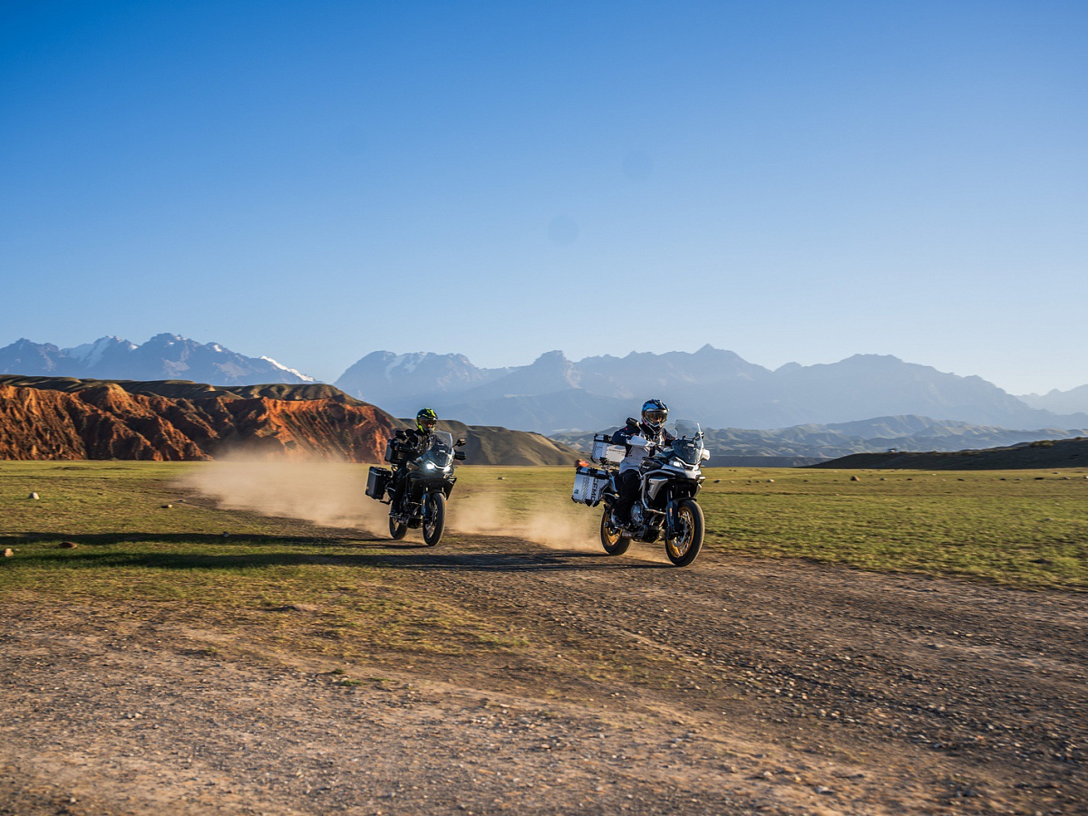 CFMOTO 700MT Advanced (ABS)