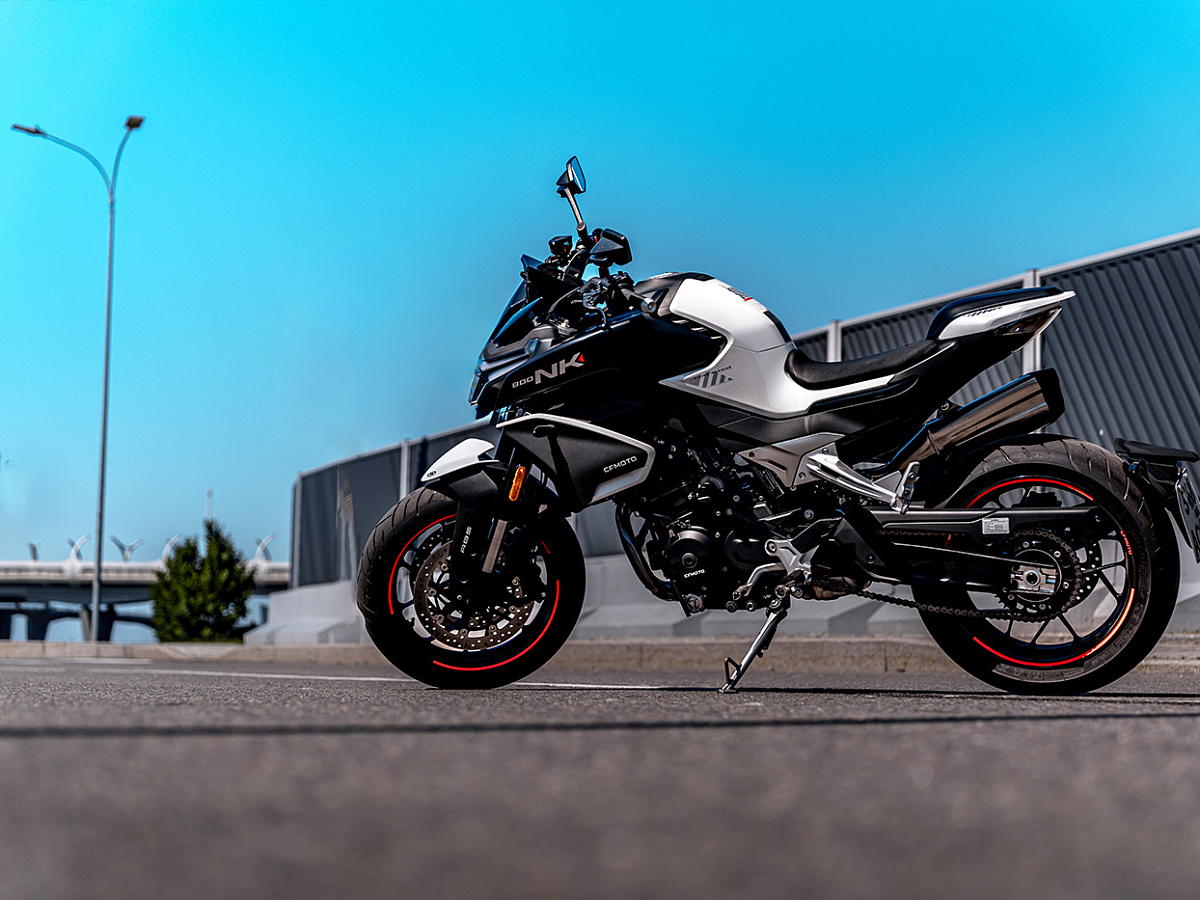 CFMOTO 800NK Advanced (ABS)