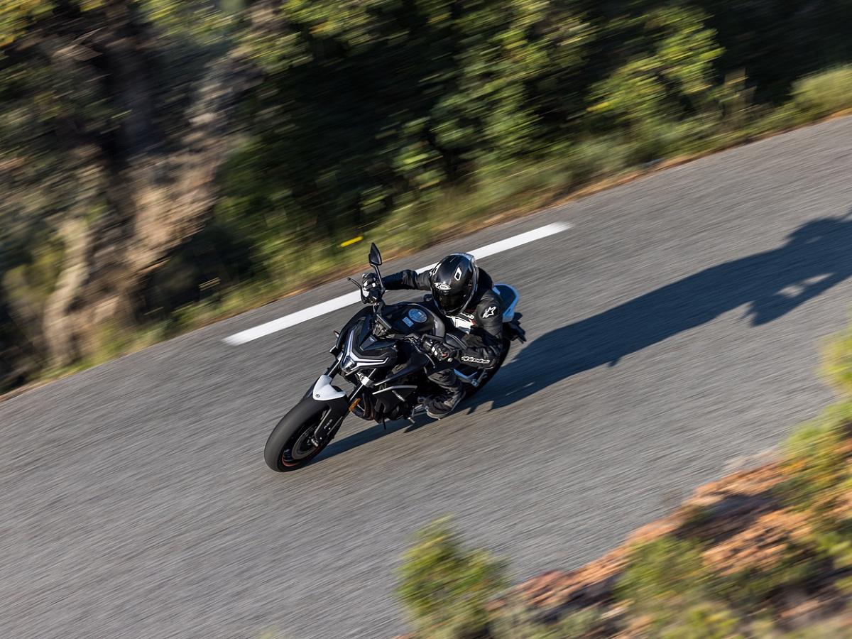 CFMOTO 800NK Advanced (ABS)
