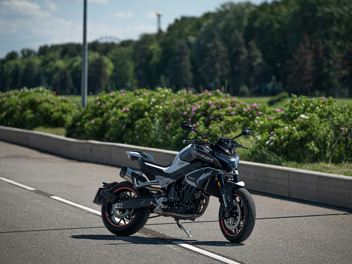 CFMOTO 800NK Advanced (ABS)