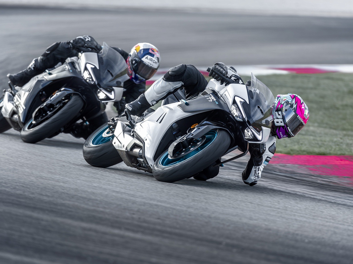CFMOTO 675SR-R (ABS)