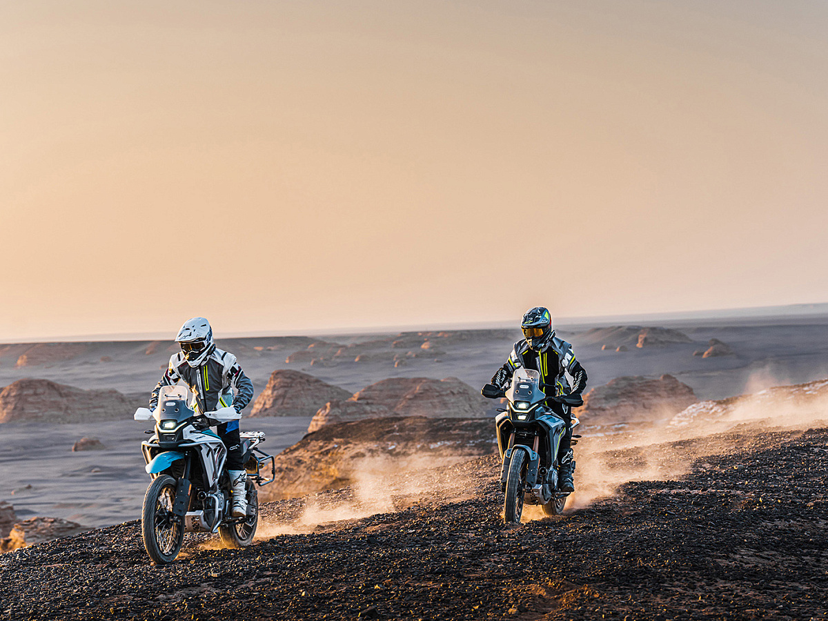 CFMOTO 450MT Touring (ABS)